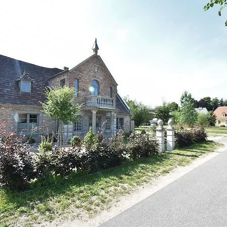 Spacious In Detershagen With Terrace Apartmán